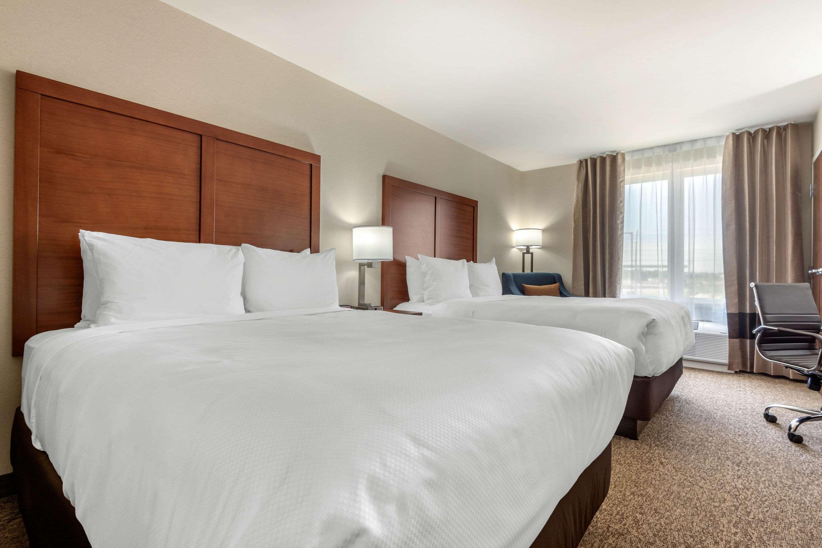 Comfort Inn & Suites Greater Napanee Eksteriør billede