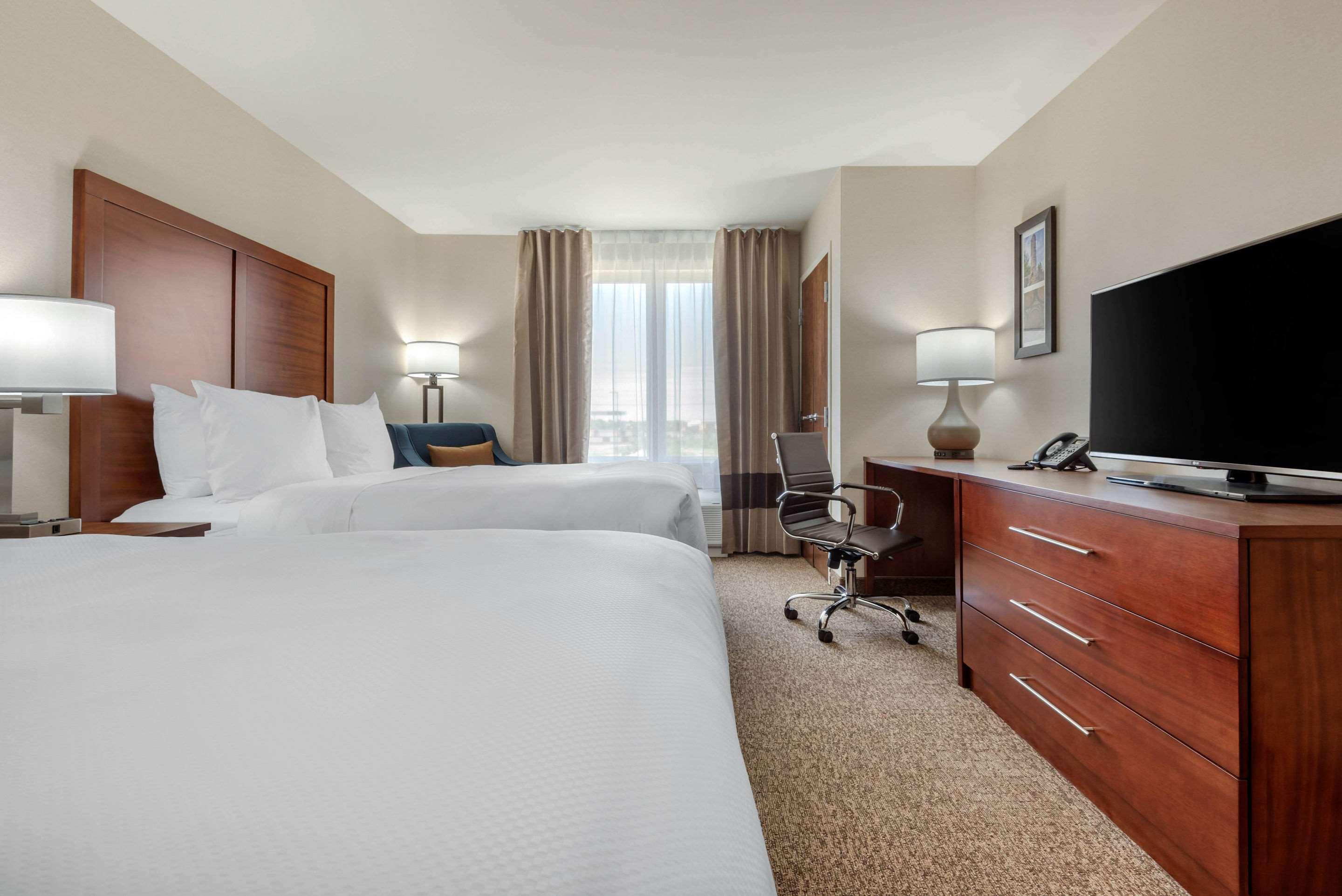 Comfort Inn & Suites Greater Napanee Eksteriør billede