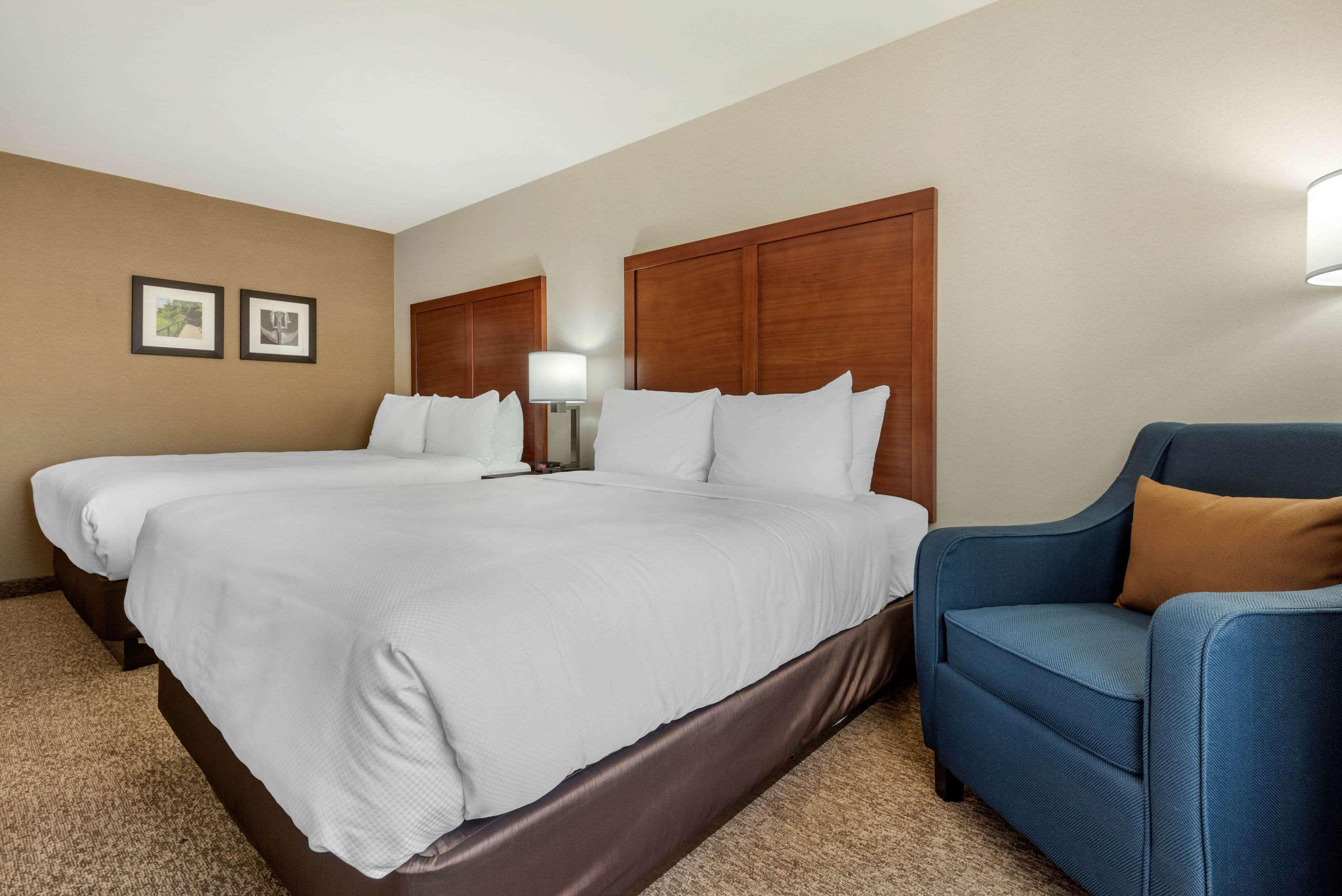 Comfort Inn & Suites Greater Napanee Eksteriør billede