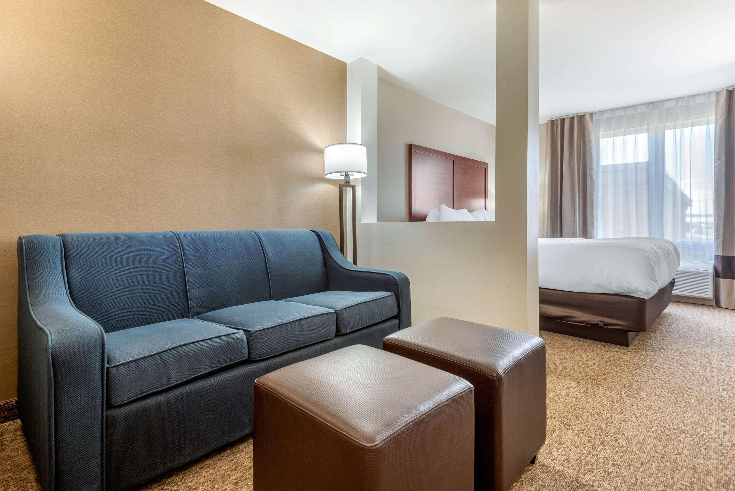 Comfort Inn & Suites Greater Napanee Eksteriør billede