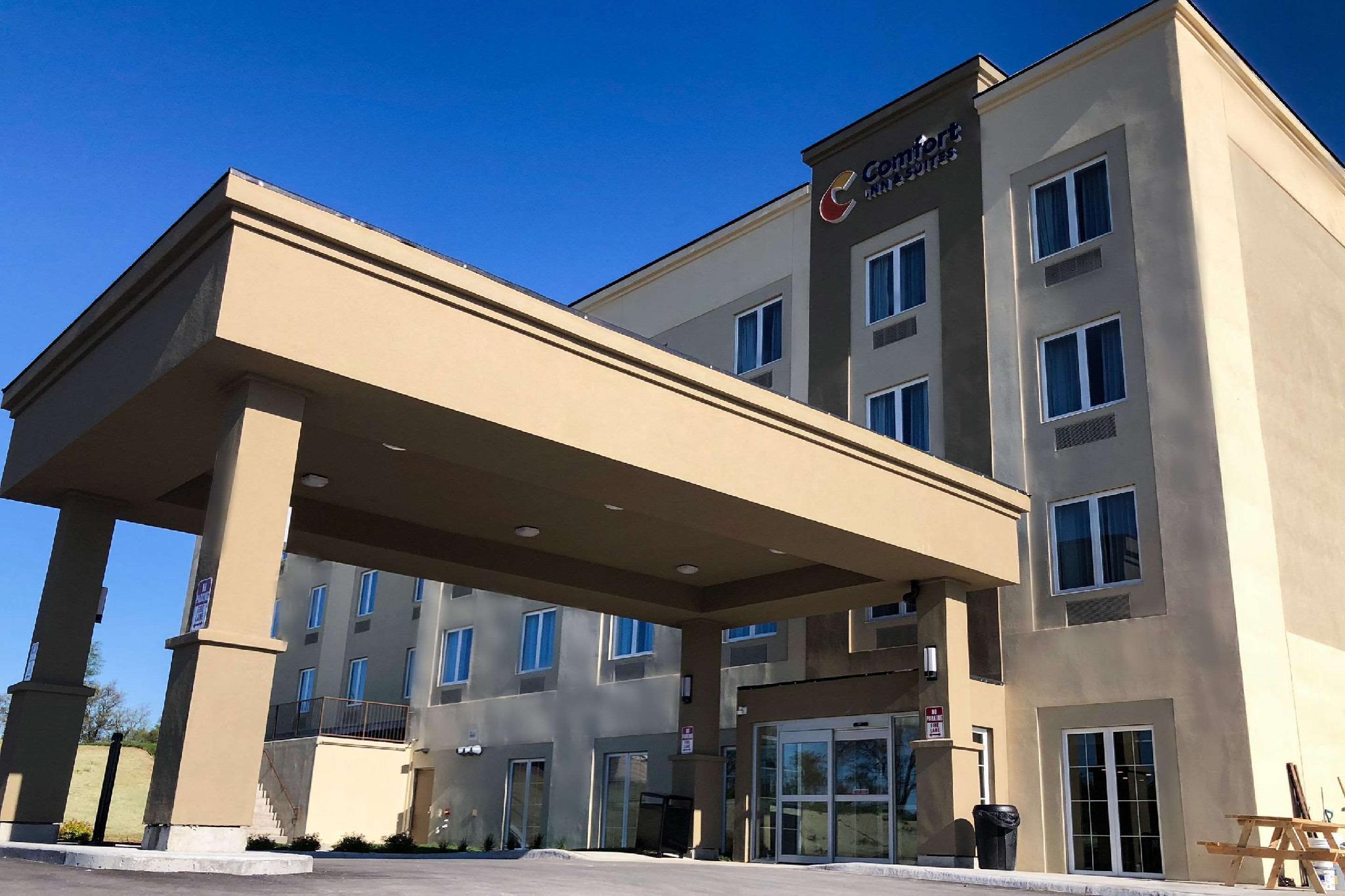 Comfort Inn & Suites Greater Napanee Eksteriør billede