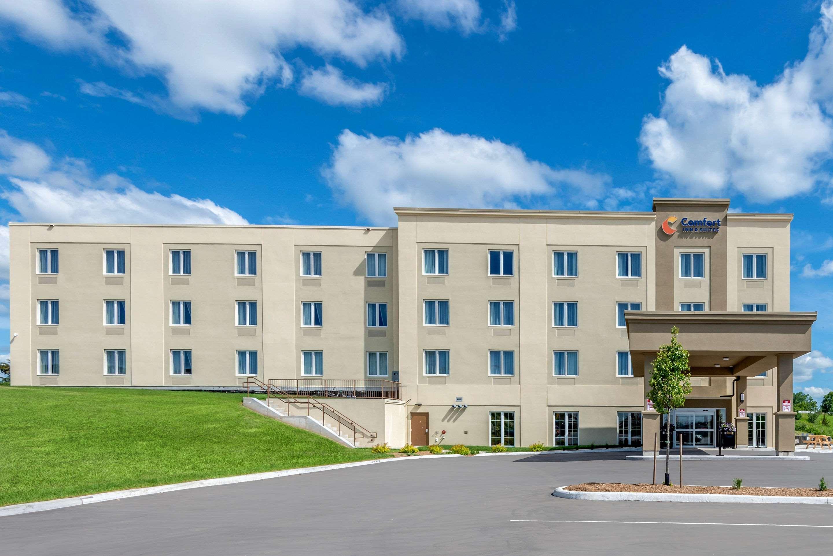 Comfort Inn & Suites Greater Napanee Eksteriør billede