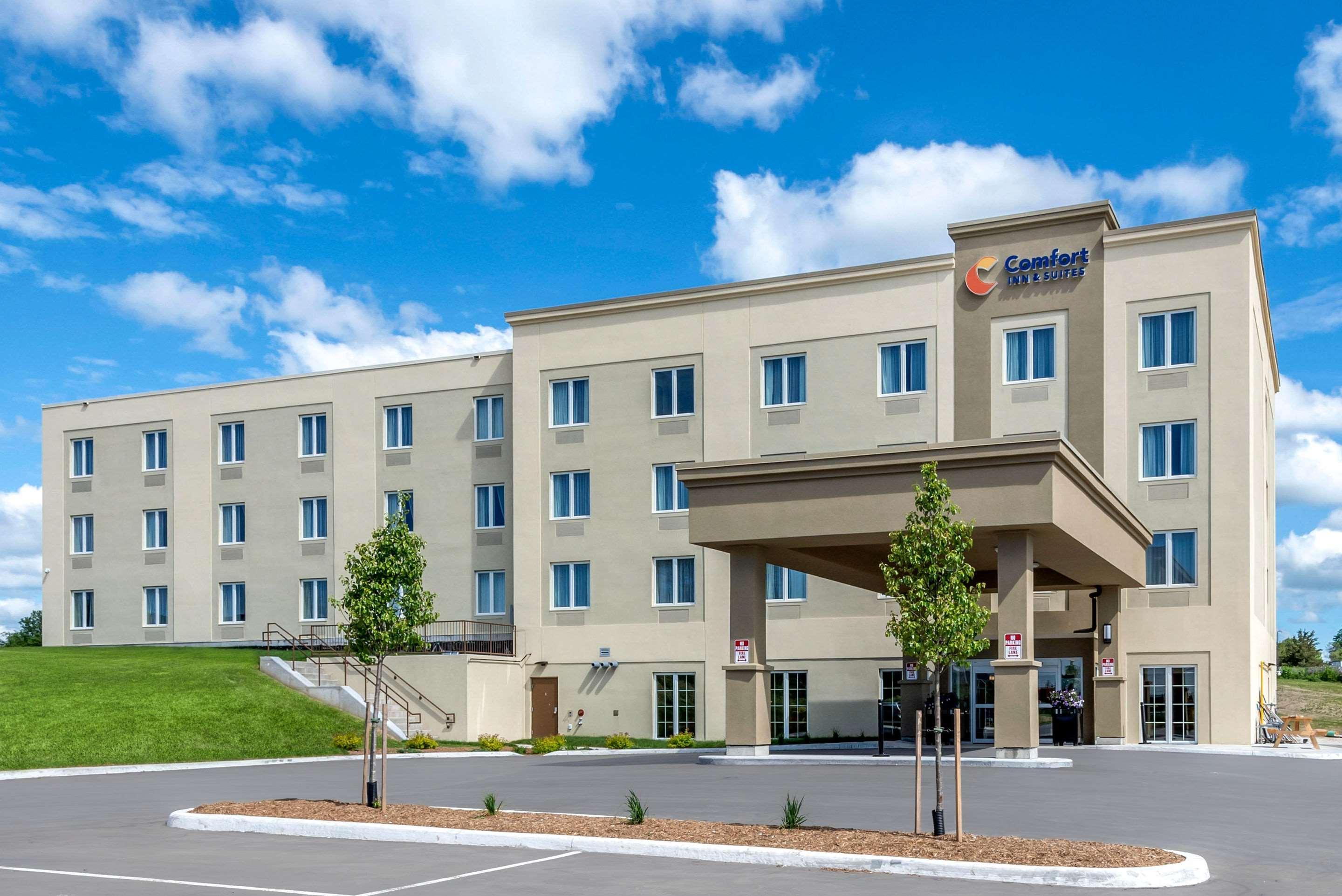 Comfort Inn & Suites Greater Napanee Eksteriør billede